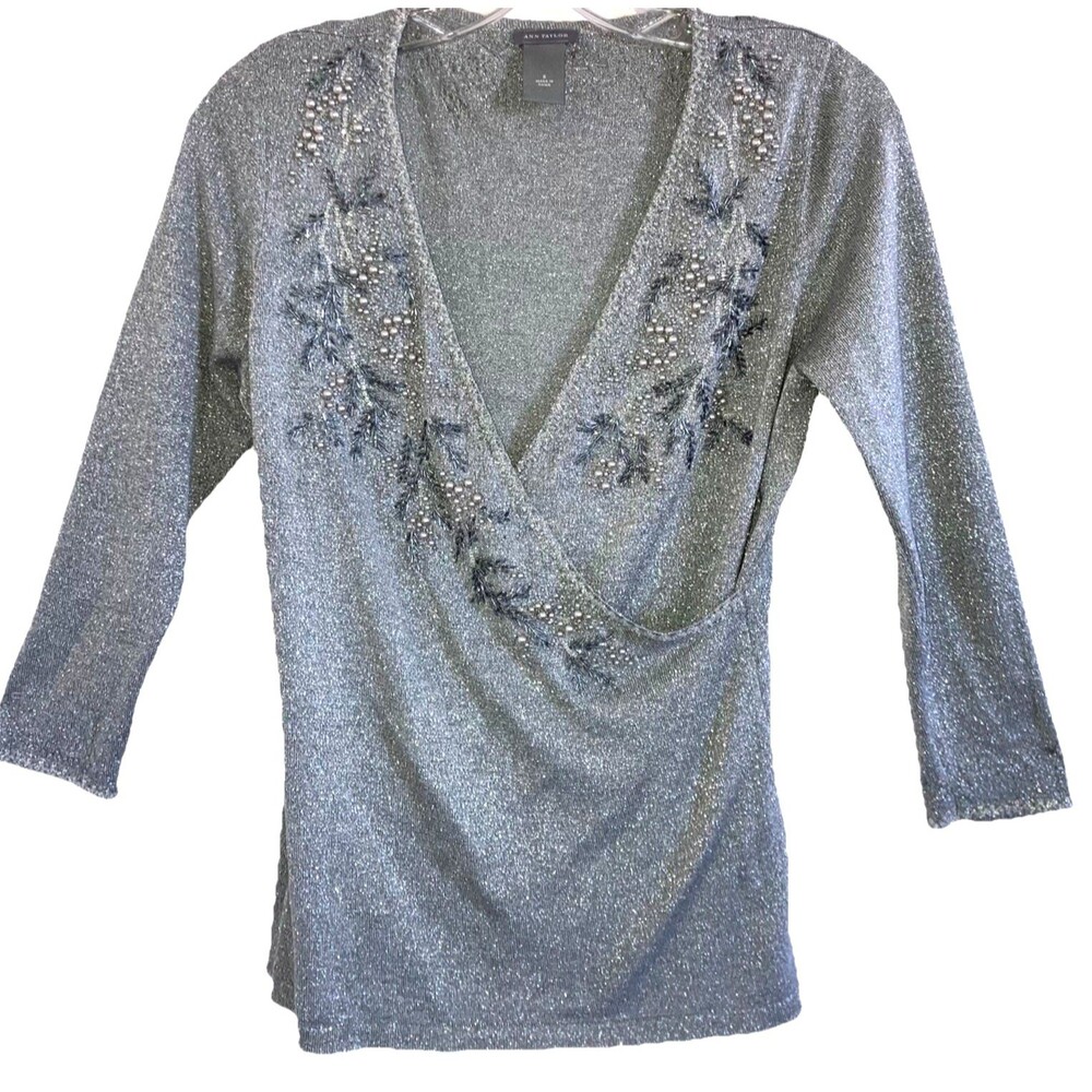 ANN TAYLOR sz S Silk Gray Silver Knit Embroidered Pearls Sparkle Top 3/4 Sleeve